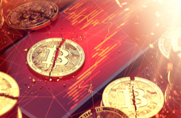 BTC Crashes to $102K After Trump's China Tariff Bombshell