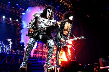 Kiss' Gene Simmons and Winklevoss Discuss Bitcoin and Crypto for the Unbanked