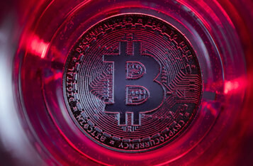 机构资金推动比特币价格飙升，但比特币巨鲸发出了警告信号