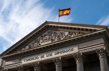Spanish Lawmakers Receive Bitcoin in Cryptocurrency Education Campaign